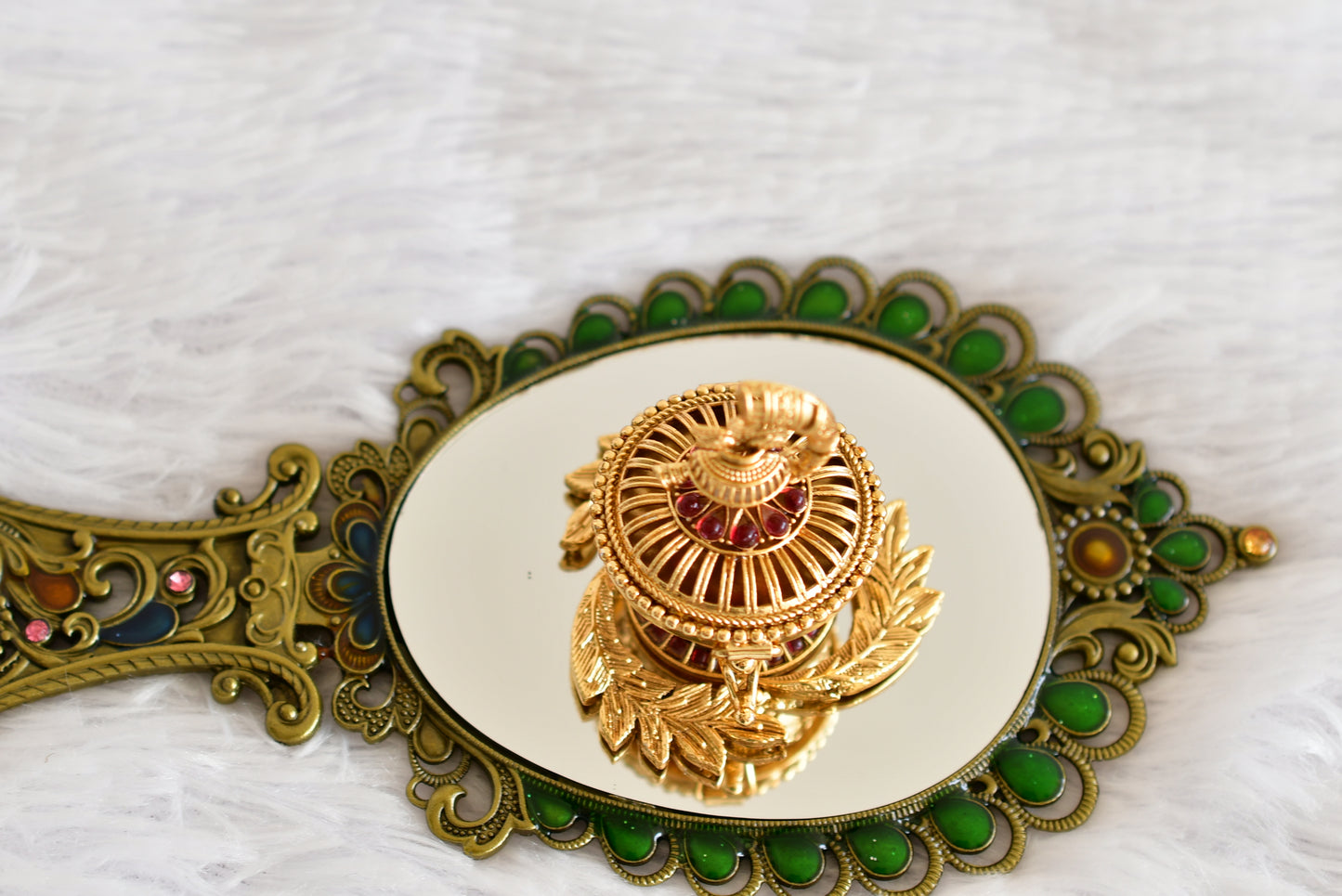 Antique gold tone kemp-green Kalash kumkum box dj-52318