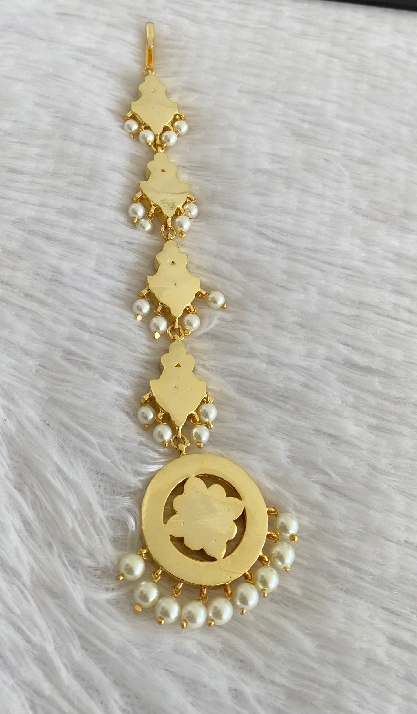 Gold tone precious kemp-green-white pearl tikka dj-53366