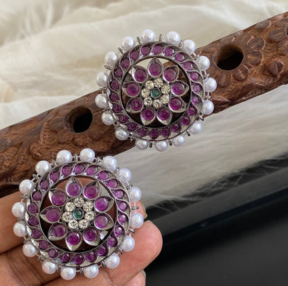 Black finish precious kemp-white pearl flower 2 in 1 round earrings dj-53947