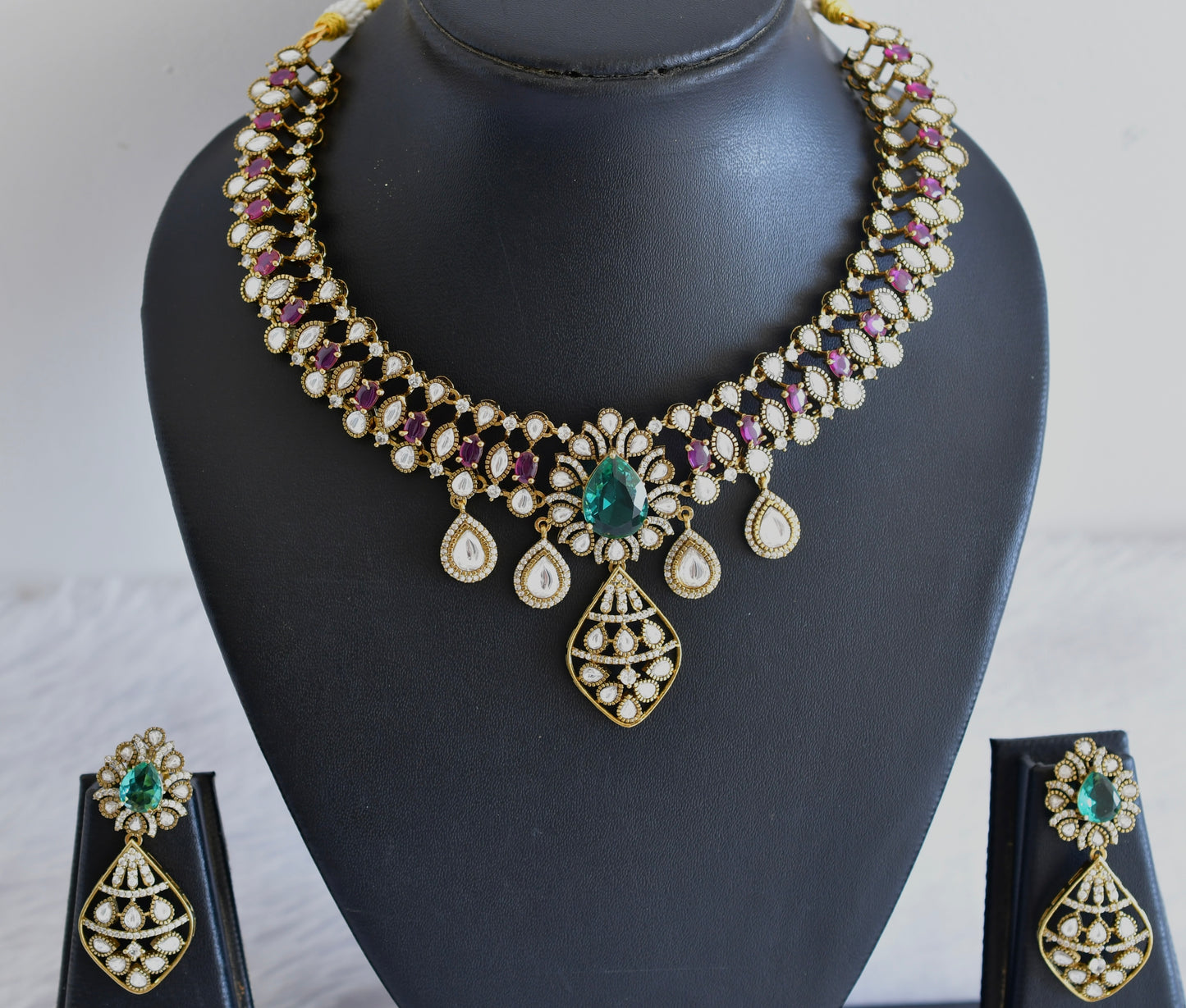 Antique gold tone pink-sea green-white necklece set dj-53017