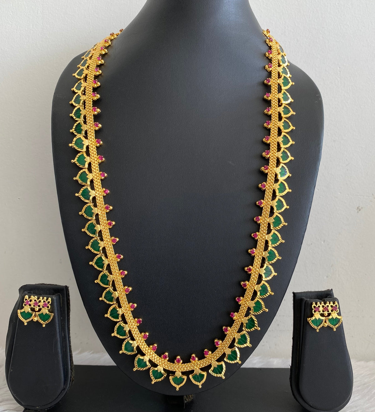 Gold Tone Pink-green Palakka Long Haar Set DJ31955