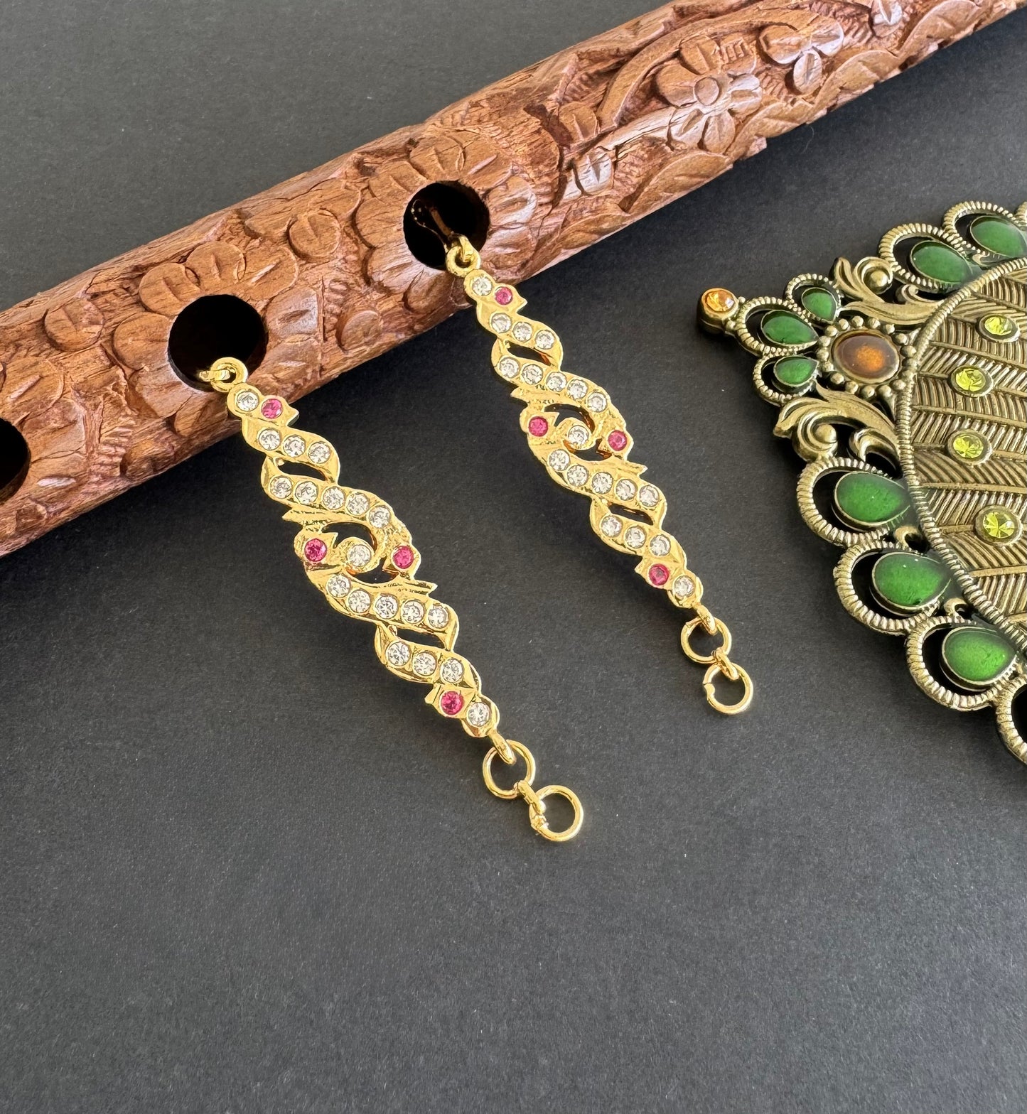 Gold tone AD pink white peacock ear side chain dj-52050