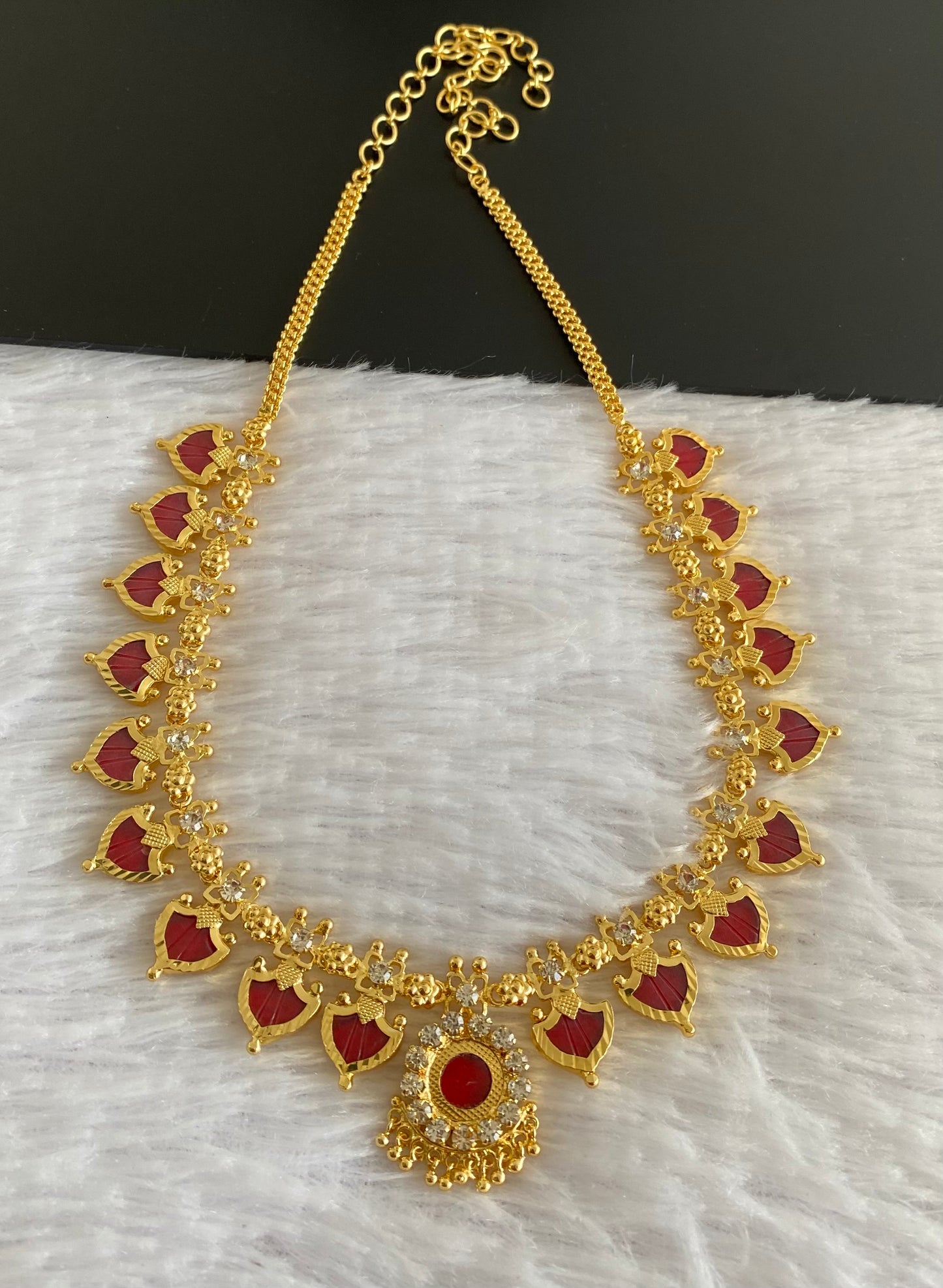 Gold tone white-red palakka necklace dj-53073