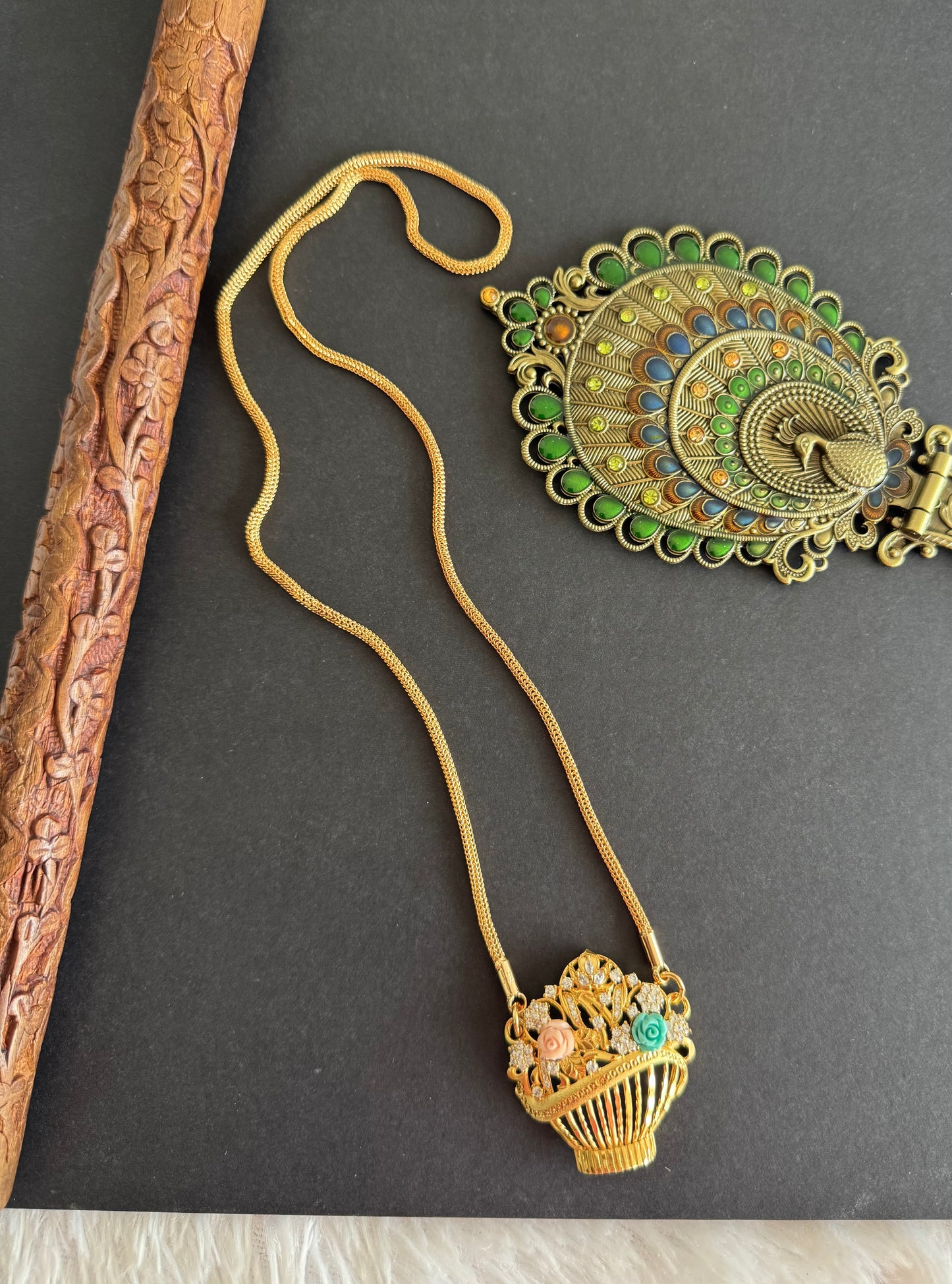 Gold tone 24 inches chain with flower pot pendant dj-52220