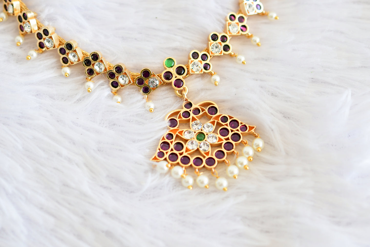 Gold tone precious kemp kemp-green-white floral necklace dj-52517