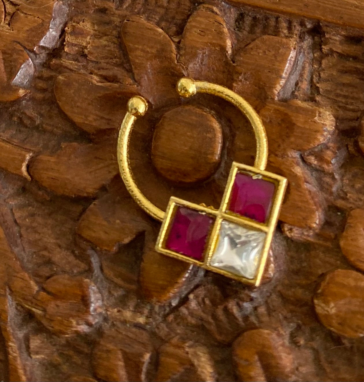 Gold tone kundan jadau pink-white stone nose pin/bulakku dj-53750