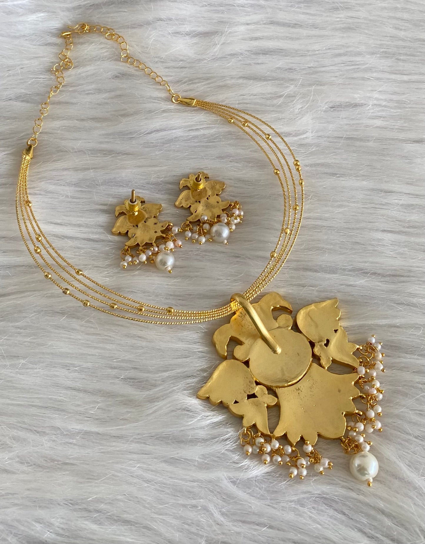 Gold tone kundan jadau ganda berunda pendant set with kanti chain dj-54181