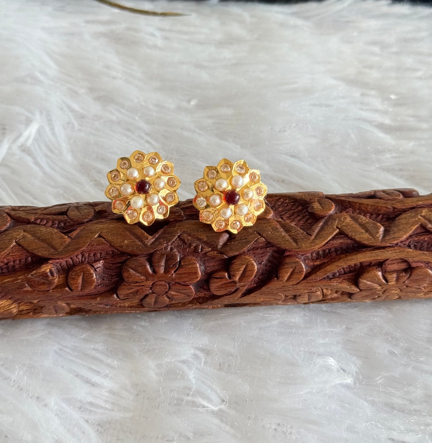 Gold tone pearl-pink beaded stud/earrings dj-51619