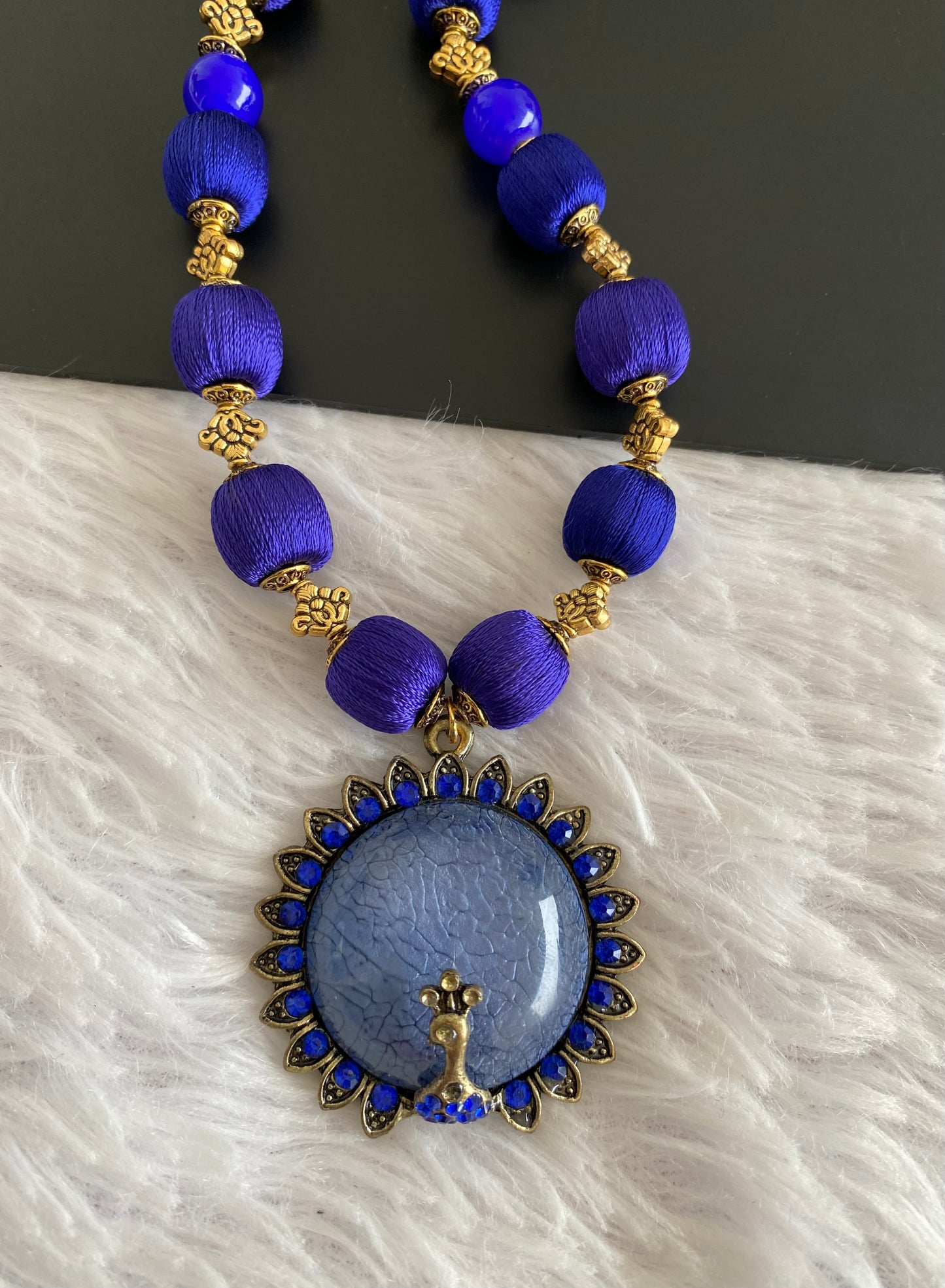 Antique gold tone blue silk thread beaded peacock necklace Set dj-52924