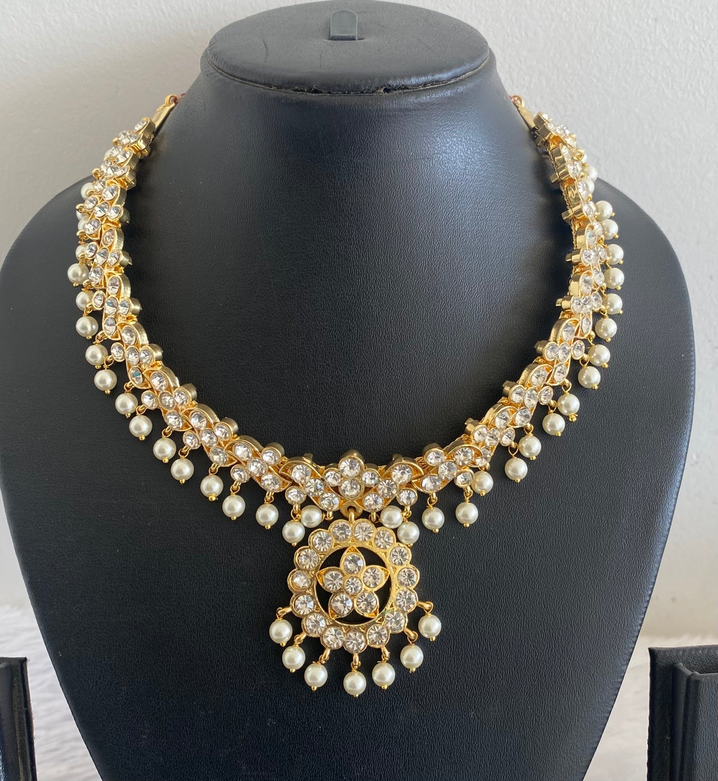 Gold tone AD white stone pearl necklace dj-53227