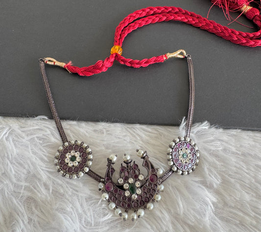 Black finish precious kemp-green pearl moon necklace dj-52281