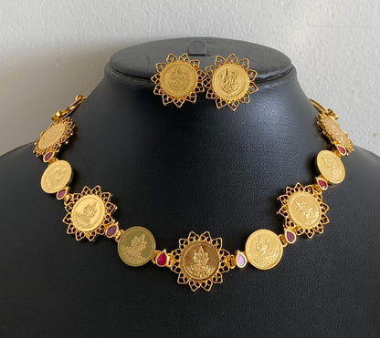 Gold tone pink stone lakshmi coin choker necklace set dj-54122