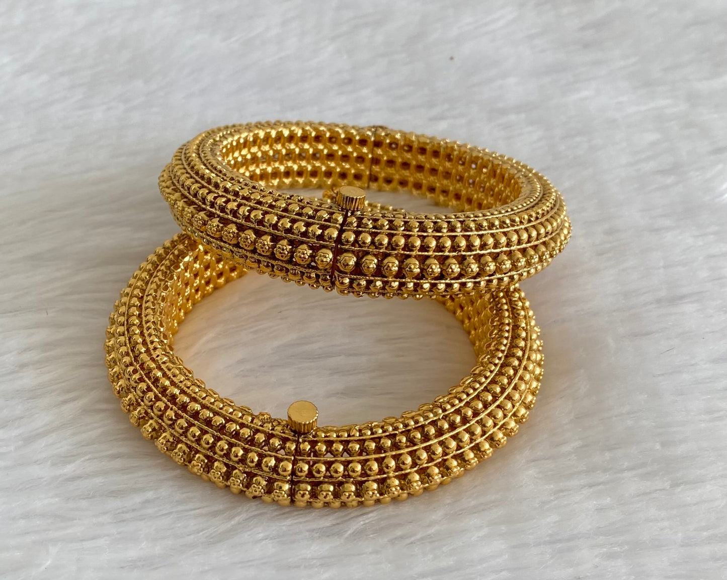 Antique gold tone screw type kada/bangles(2.4) dj-53453