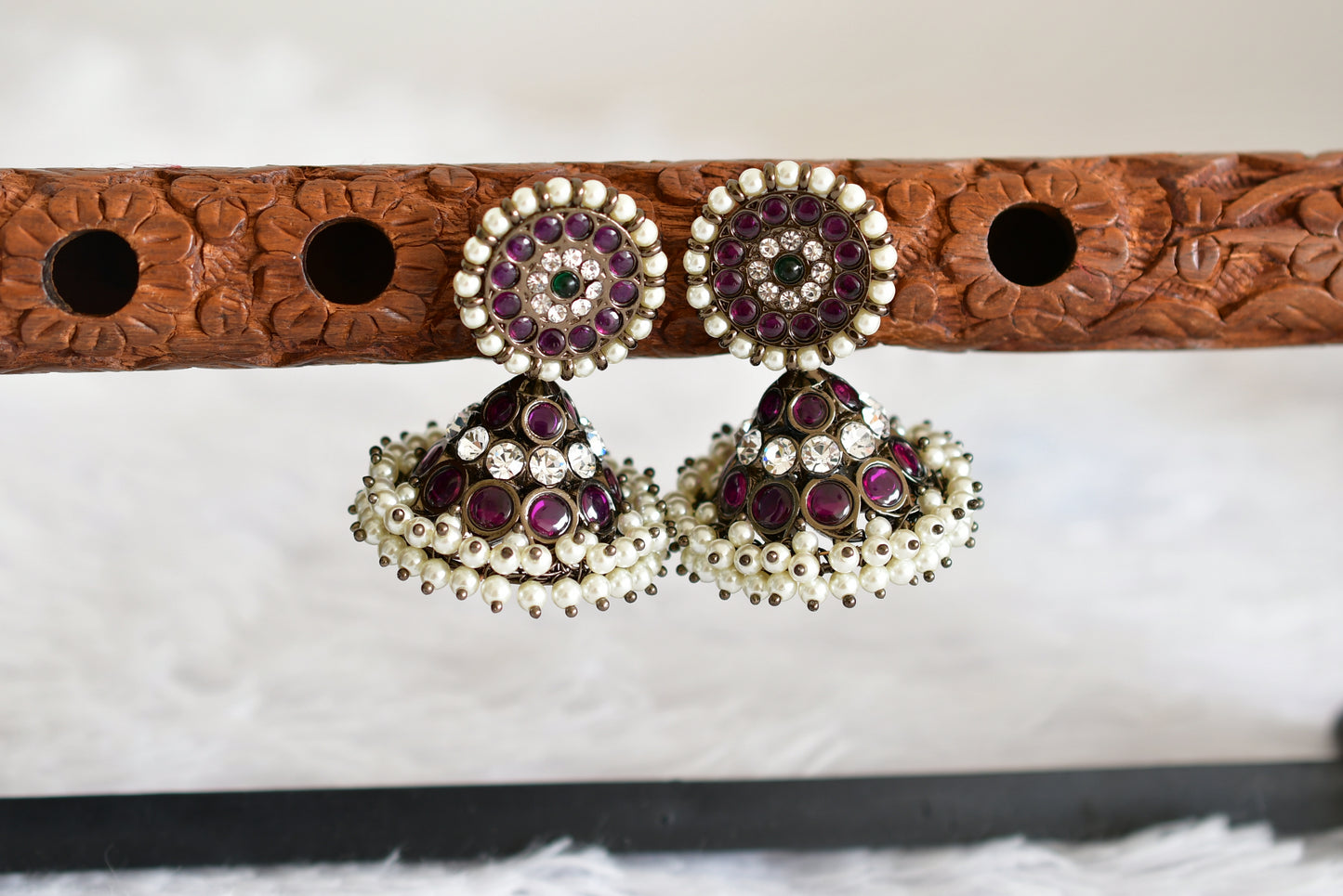 Black finish precious kemp-green pearl big jhumkka dj-52297