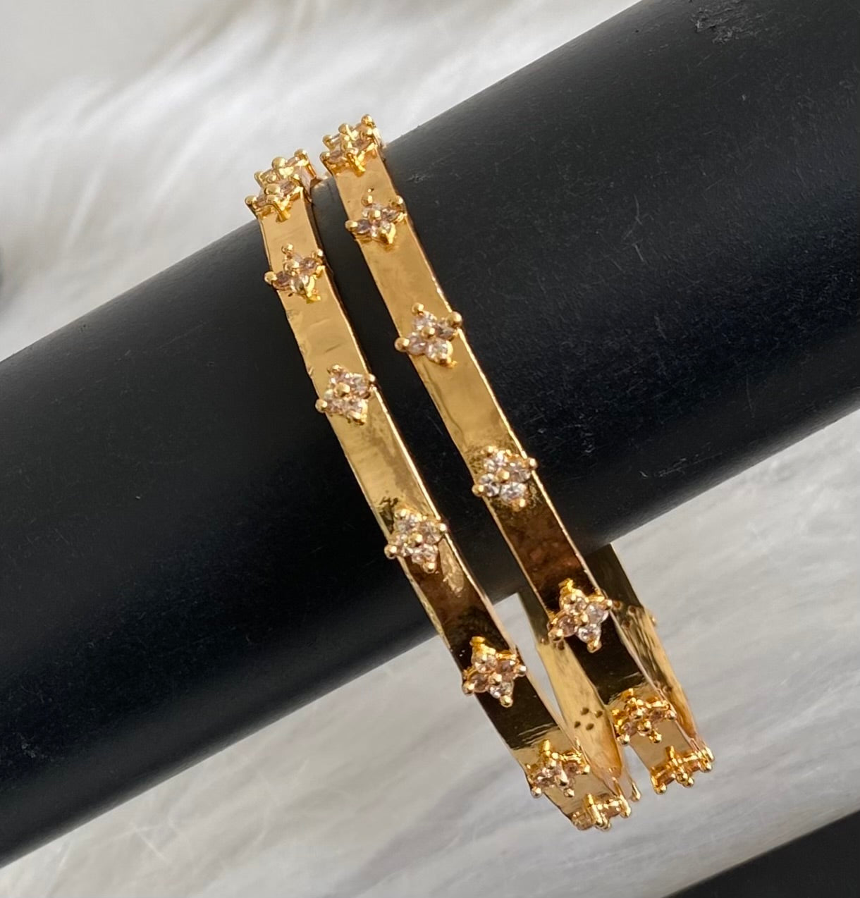 Gold tone white stone bangles (2.6) dj-54199