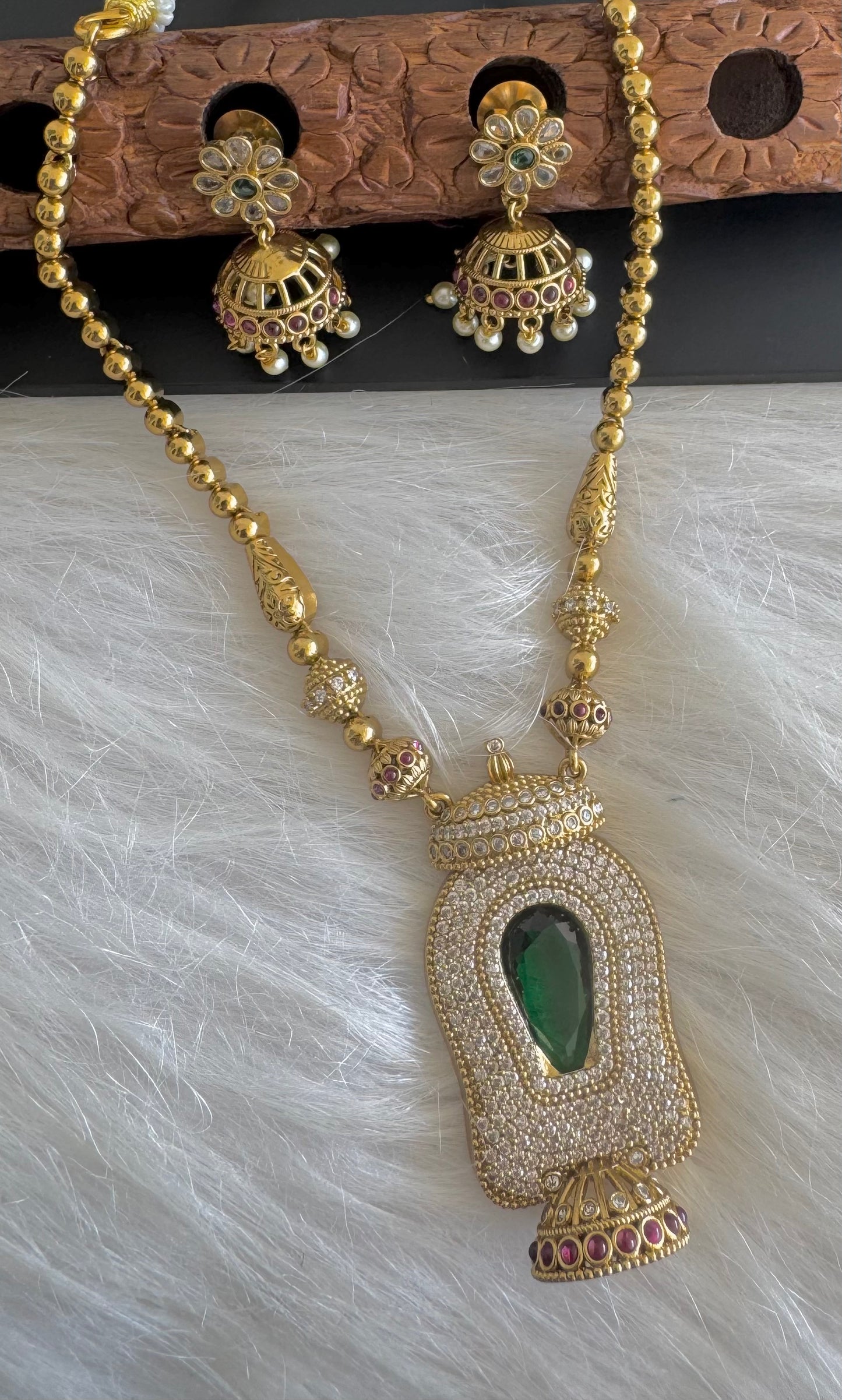 Antique gold tone pink-green-white Kerala style necklace set dj-51218