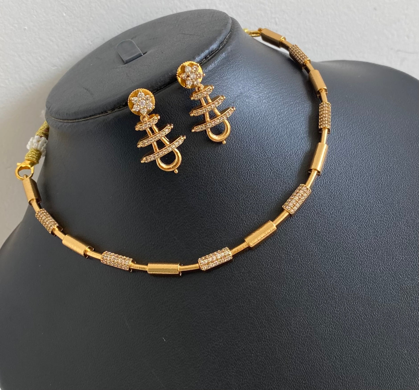Antique gold tone cz white stone hasli necklace set dj-54407