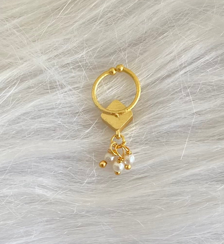 Gold tone green stone pearl nose pin/bulakku dj-53817