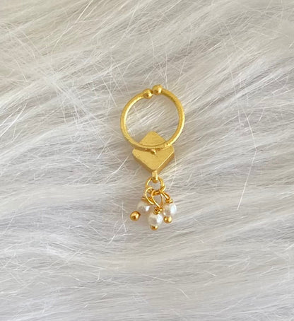 Gold tone green stone pearl nose pin/bulakku dj-53817