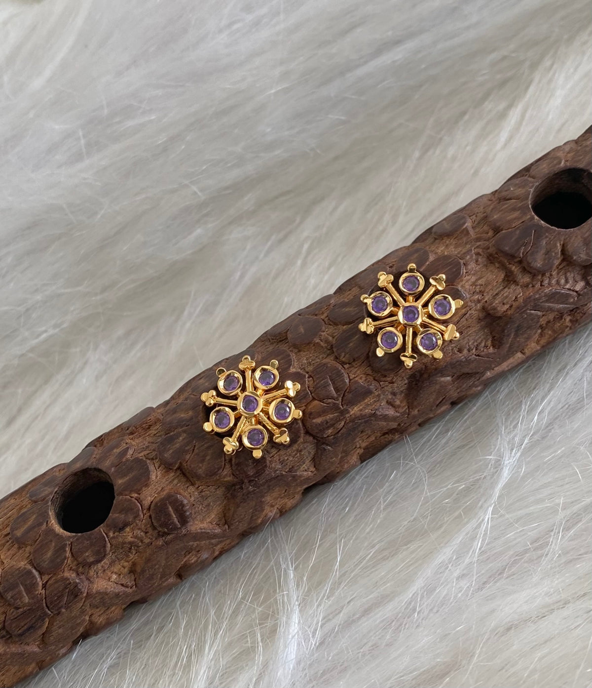 Gold tone purple stone flower stud/earrings dj-54900