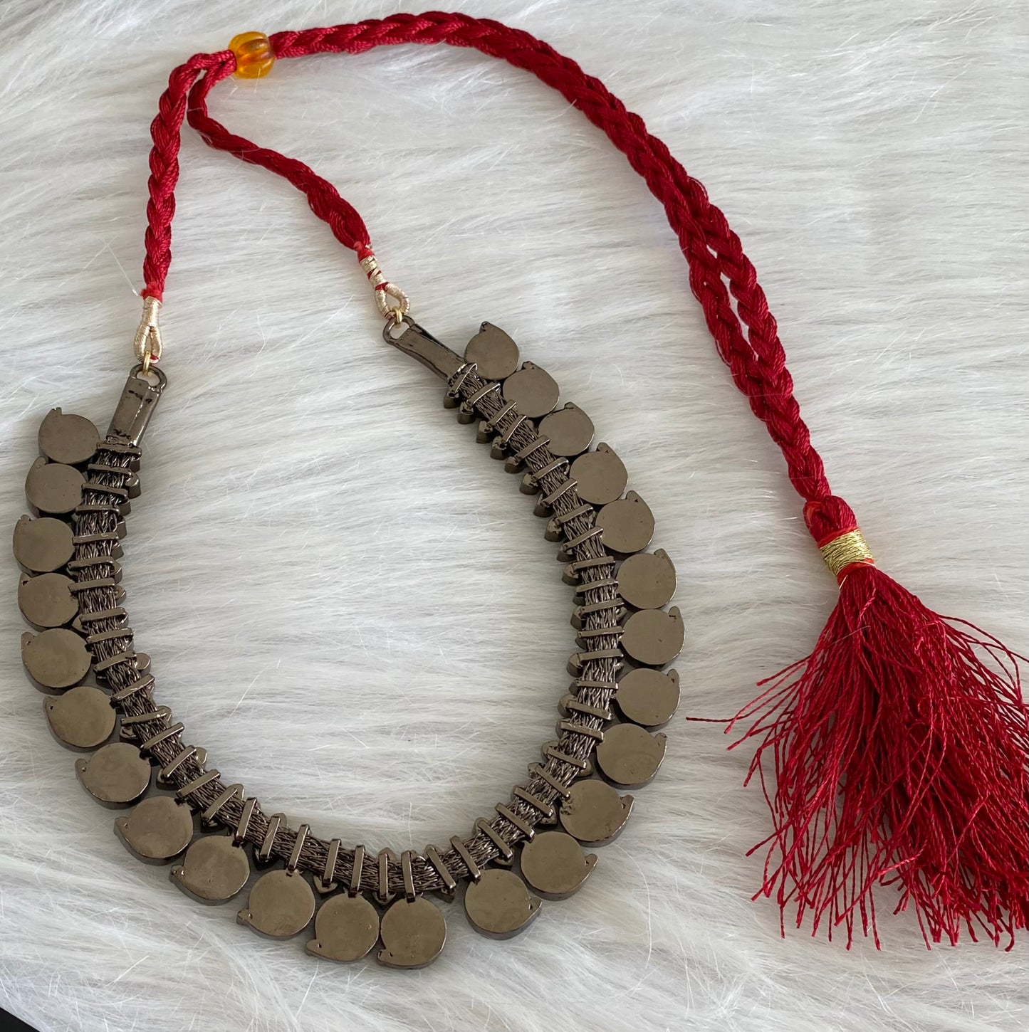 Black finish precious kemp-green-white mango necklace dj-53949