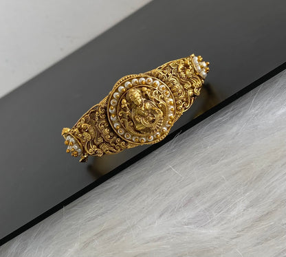 Antique gold tone lakshmi peacock pearl screw type kada/bracelet dj-54857