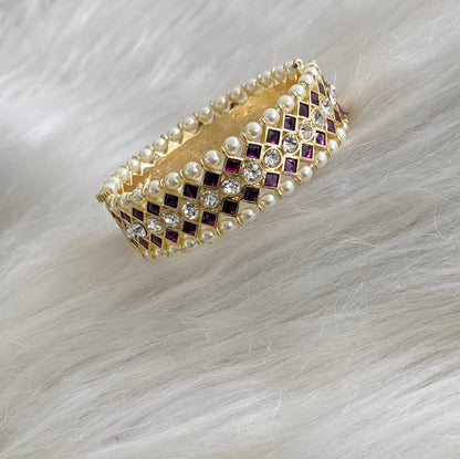 Gold tone precious kemp-white pearl screw single bangle(2.6) dj-54776
