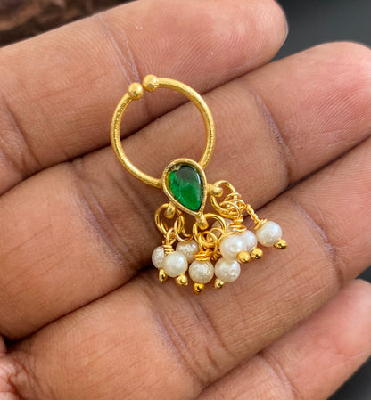 Gold tone green stone pearl nose pin/bulakku dj-53819