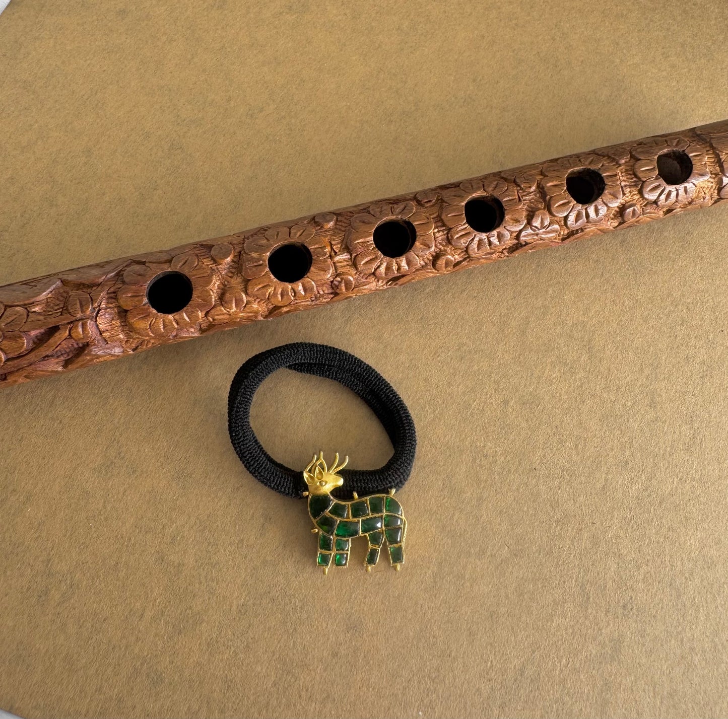 Matte finish green kundan jadau deer hair band dj-51519