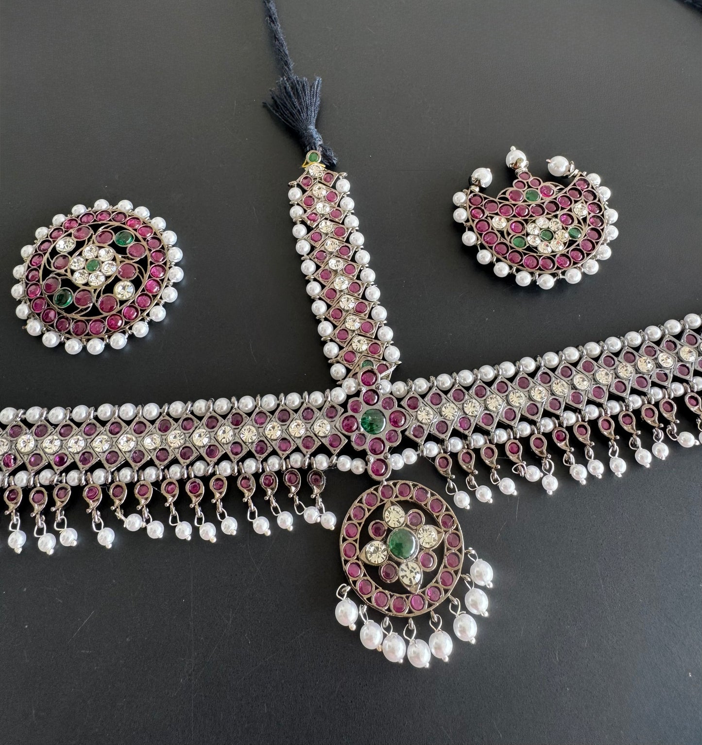 Black finish real kemp-green-white pearl maang tikka dj-51176