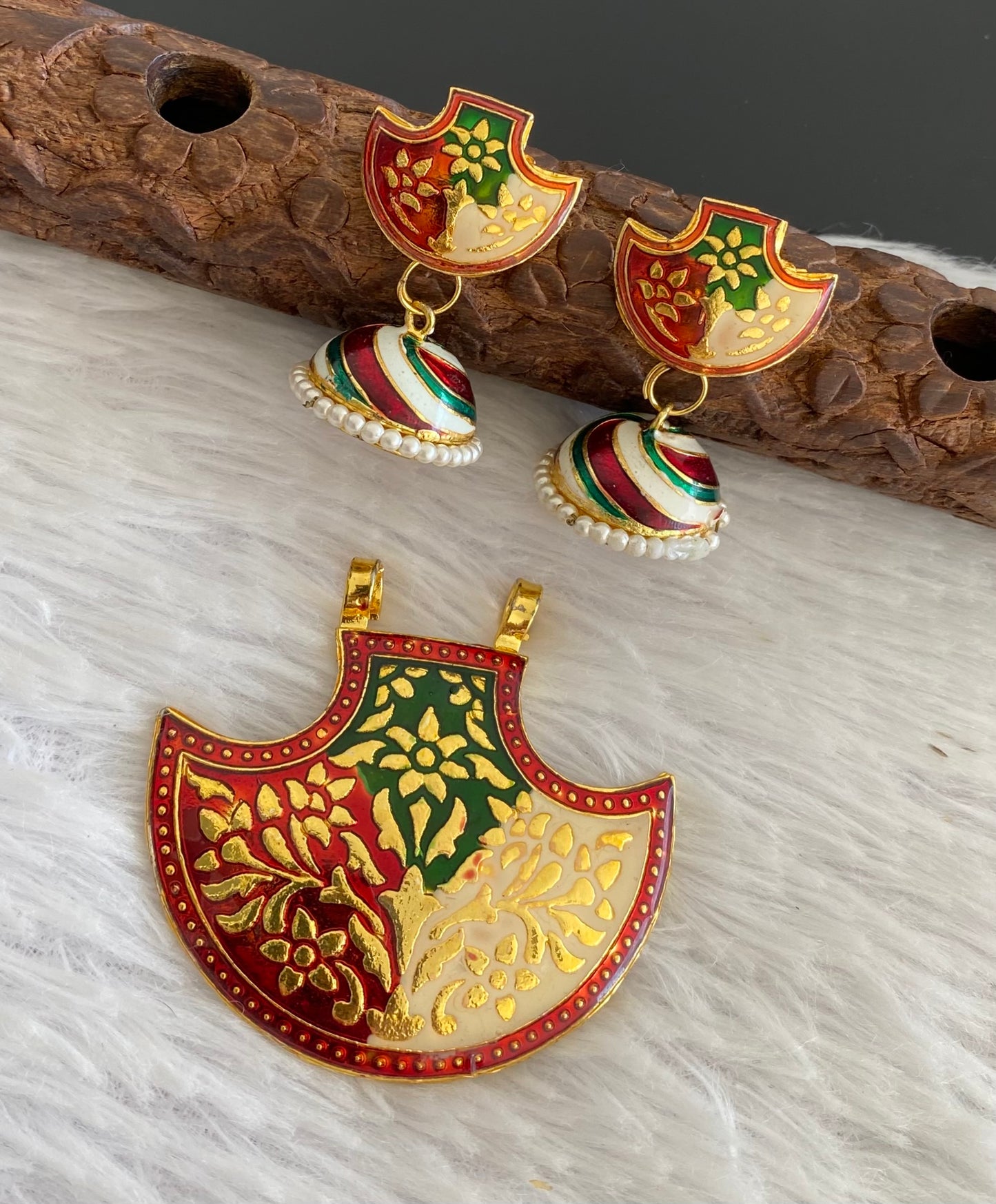 Gold tone meenakari pacchi  pendent set dj-52963