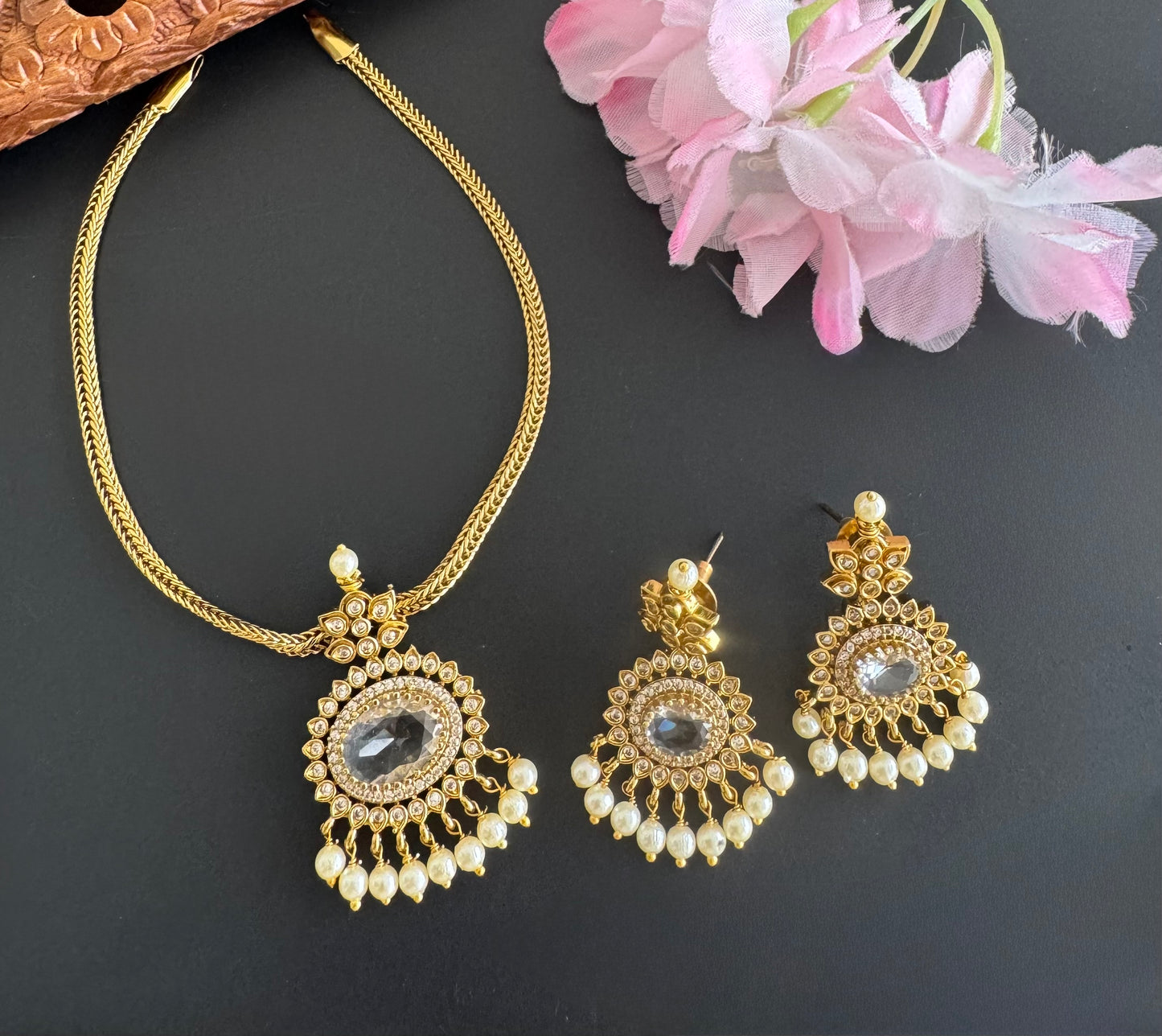 Antique gold tone cz white oval stone necklace set dj-51206