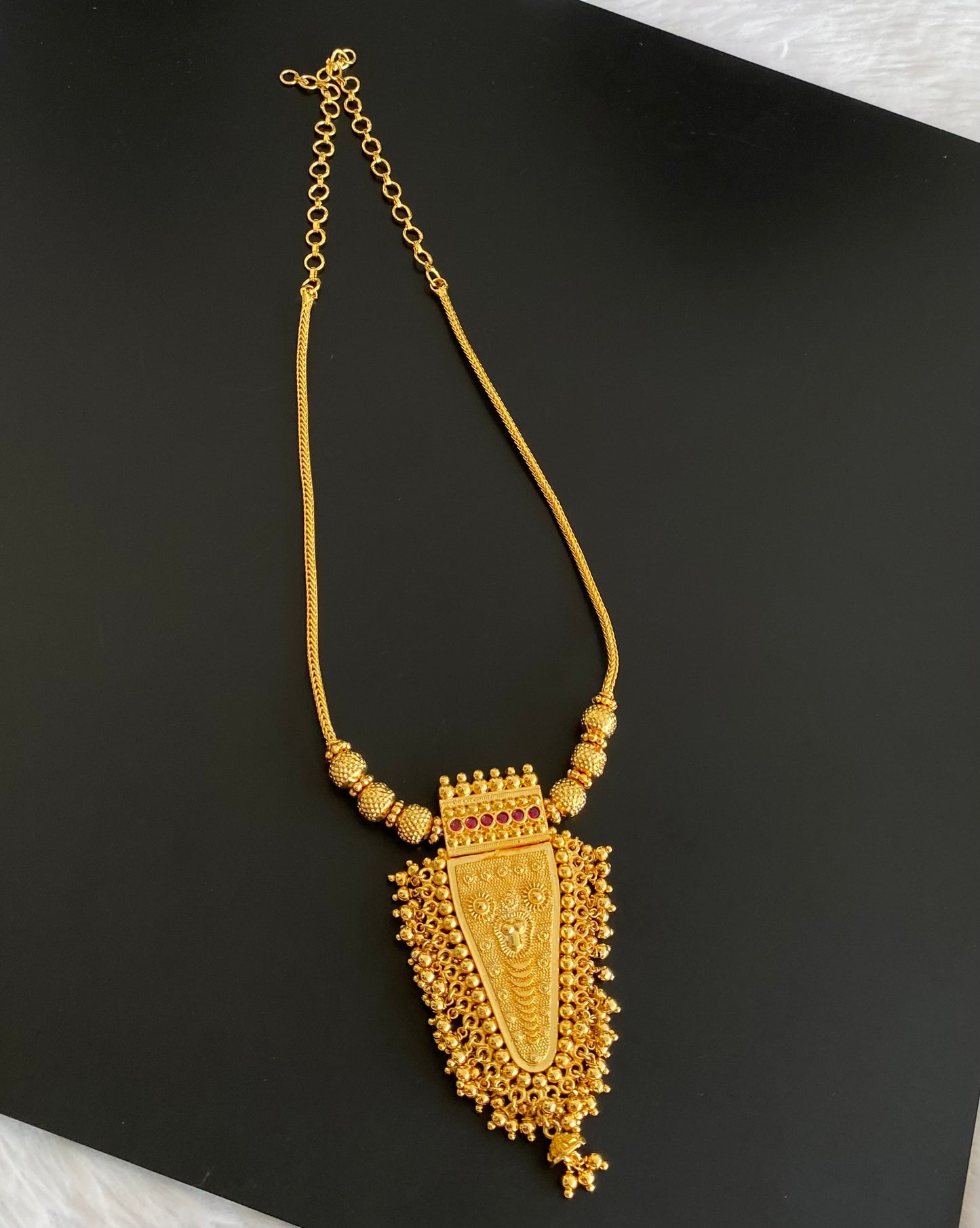 Gold tone kerala style pink stone nettipattam necklace dj-53094