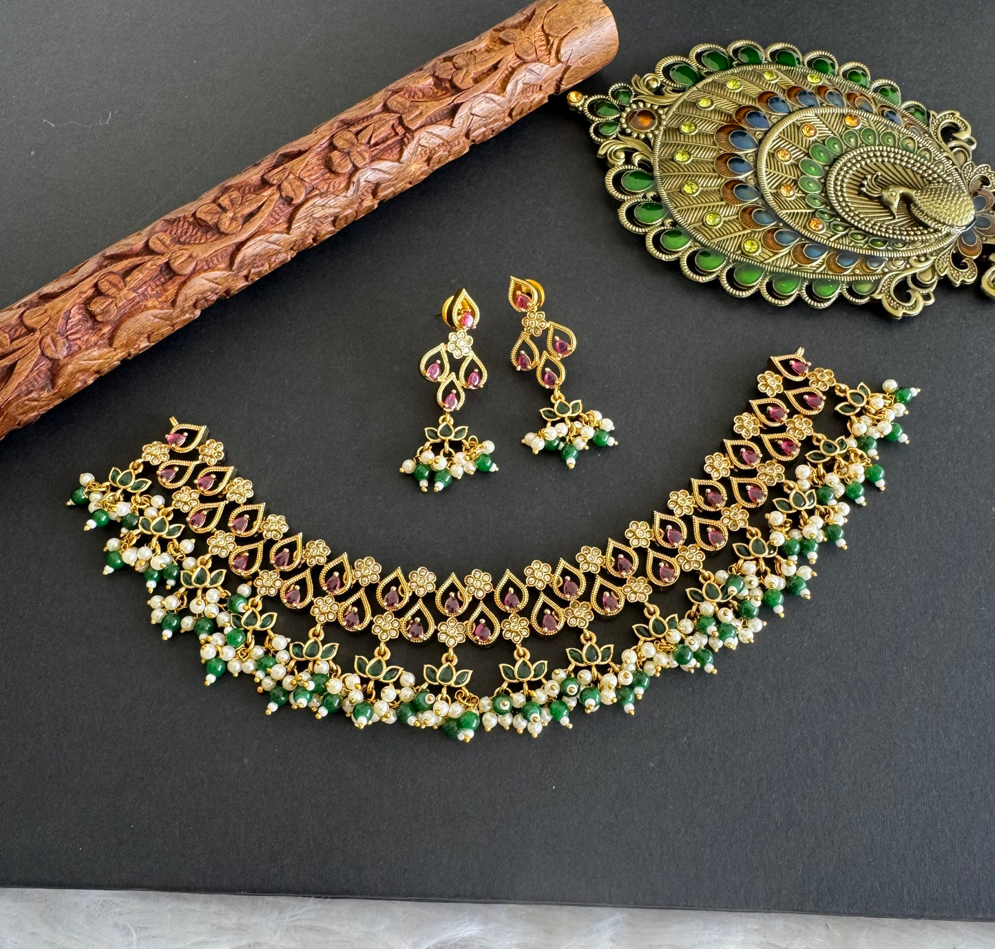 Matte finish kemp-green lotus pearl cluster choker necklace set dj-52127
