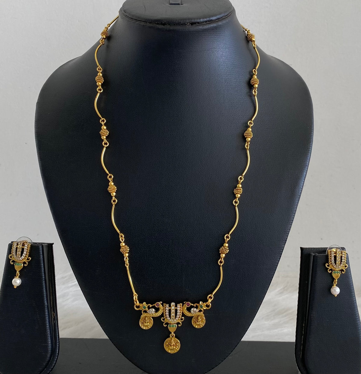 Antique gold tone 18 inches chain thirumal nama-peacock-lakshmi pendant set dj-55007