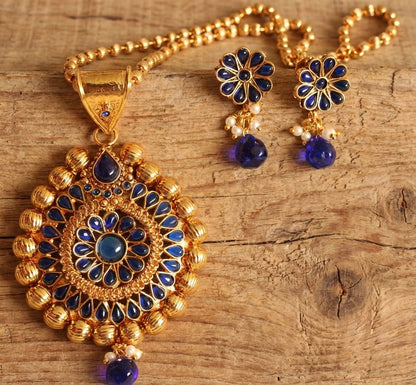 Antique gold tone blue necklace set-dj07756
