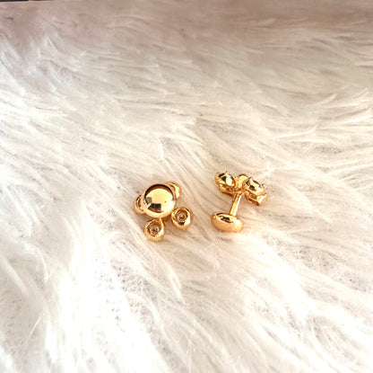 Gold tone AD white flower stud/earrings dj-53277