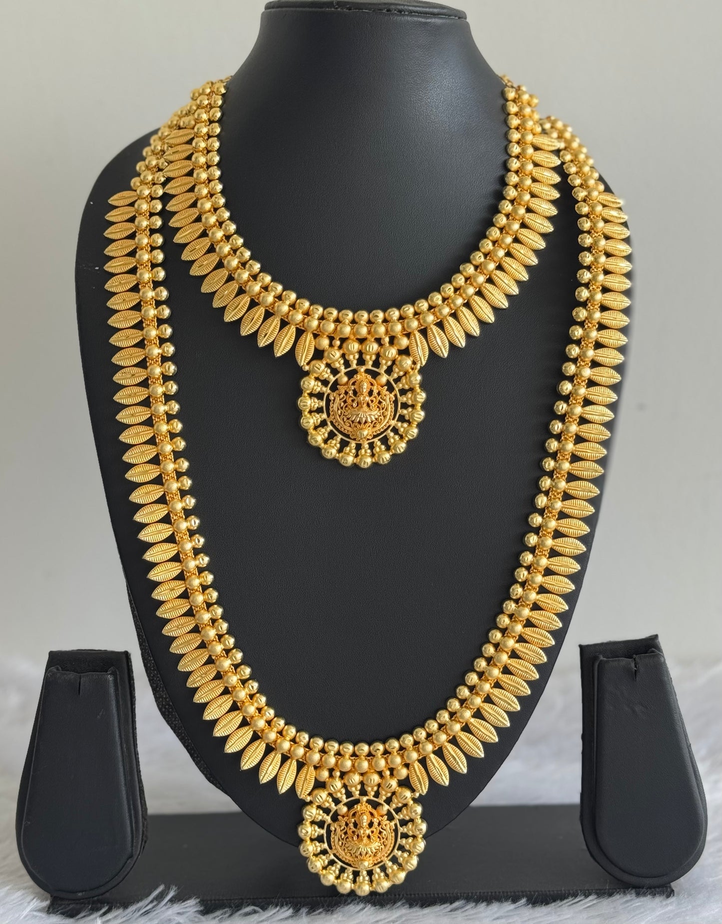 Matte Gold tone kerala style Lakshmi combo set dj-51648