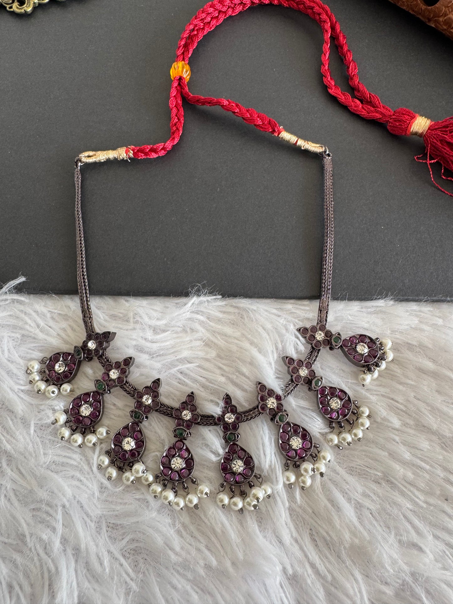 Black finish precious kemp-green pearl flower necklace dj-52282