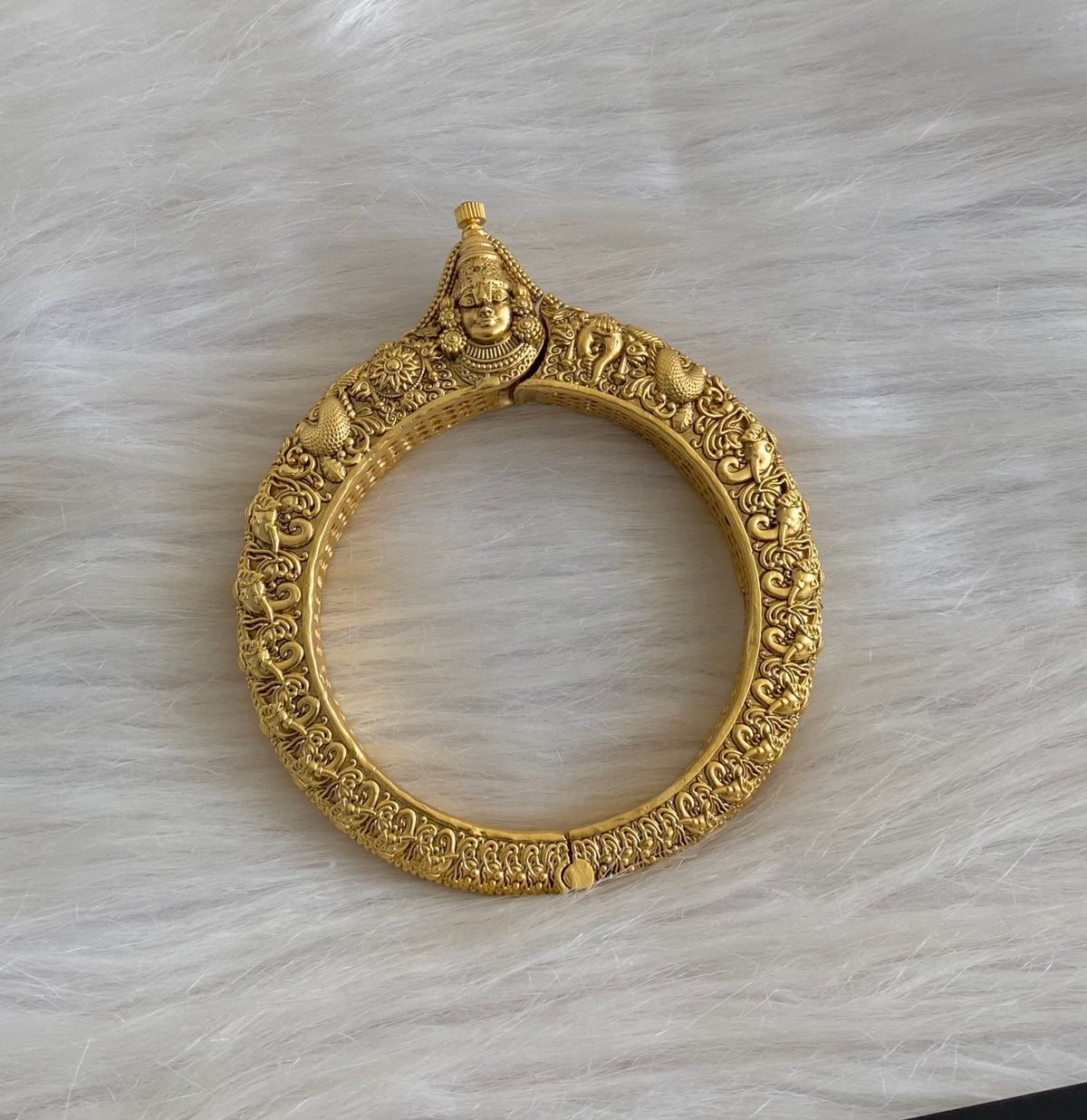 Antique gold tone pink stone shri  thirumal screw type kada(2.8) dj-54705
