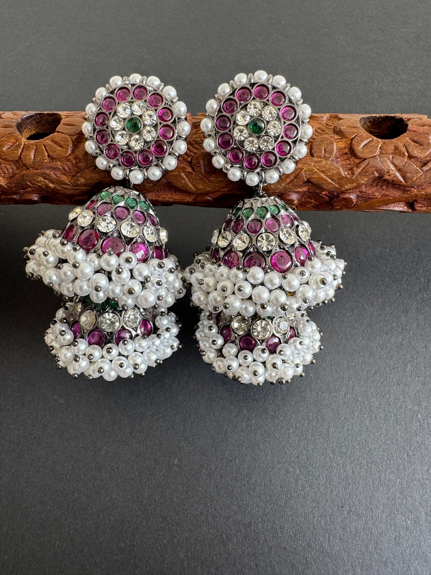 Black finish precious kemp-green pearl big step jhumkka dj-52298