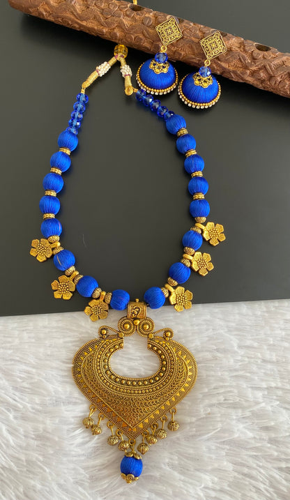 Antique gold tone royal blue silk thread beaded flower necklace Set dj-52921