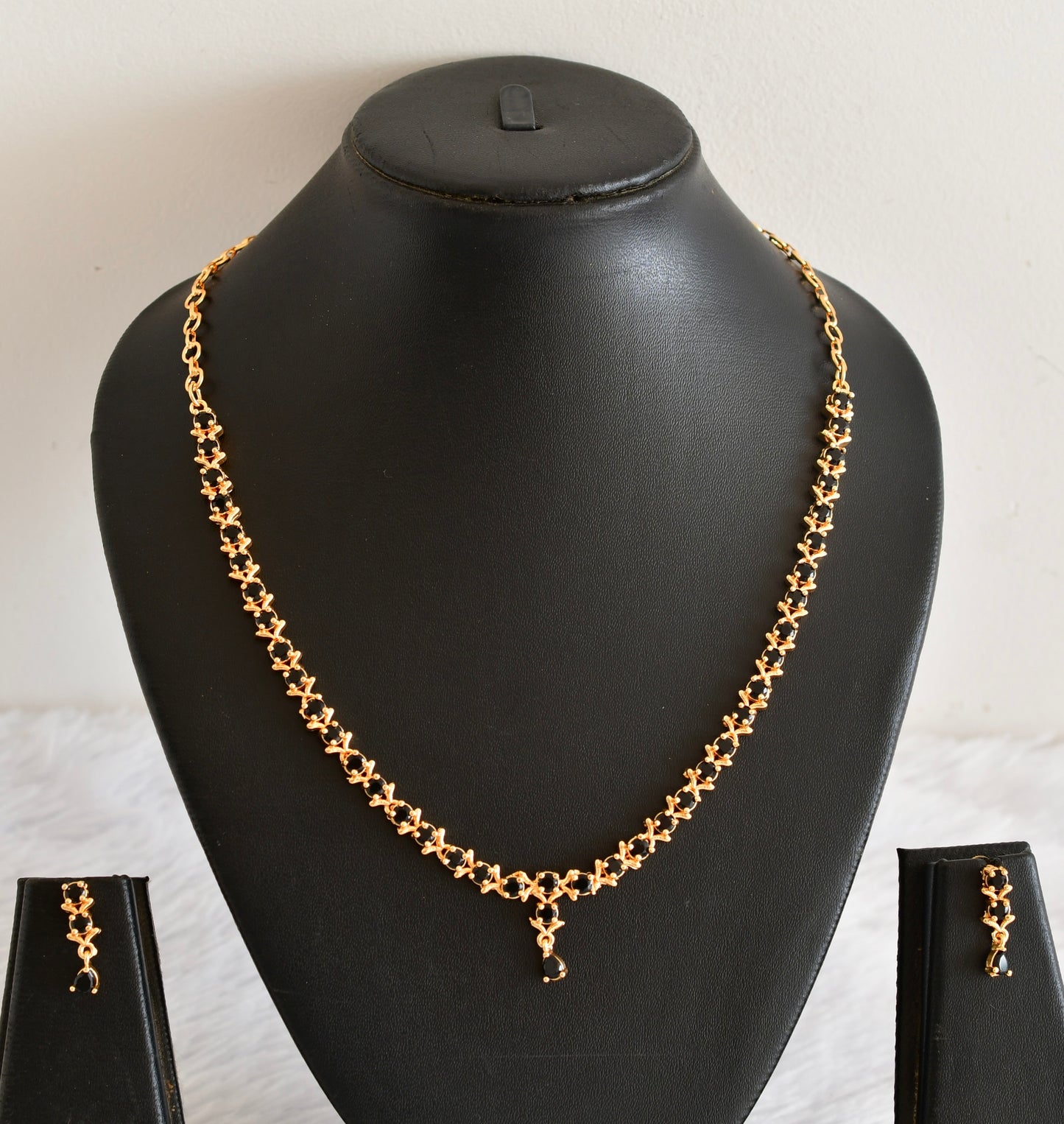 Gold tone AD black necklace set dj-53303