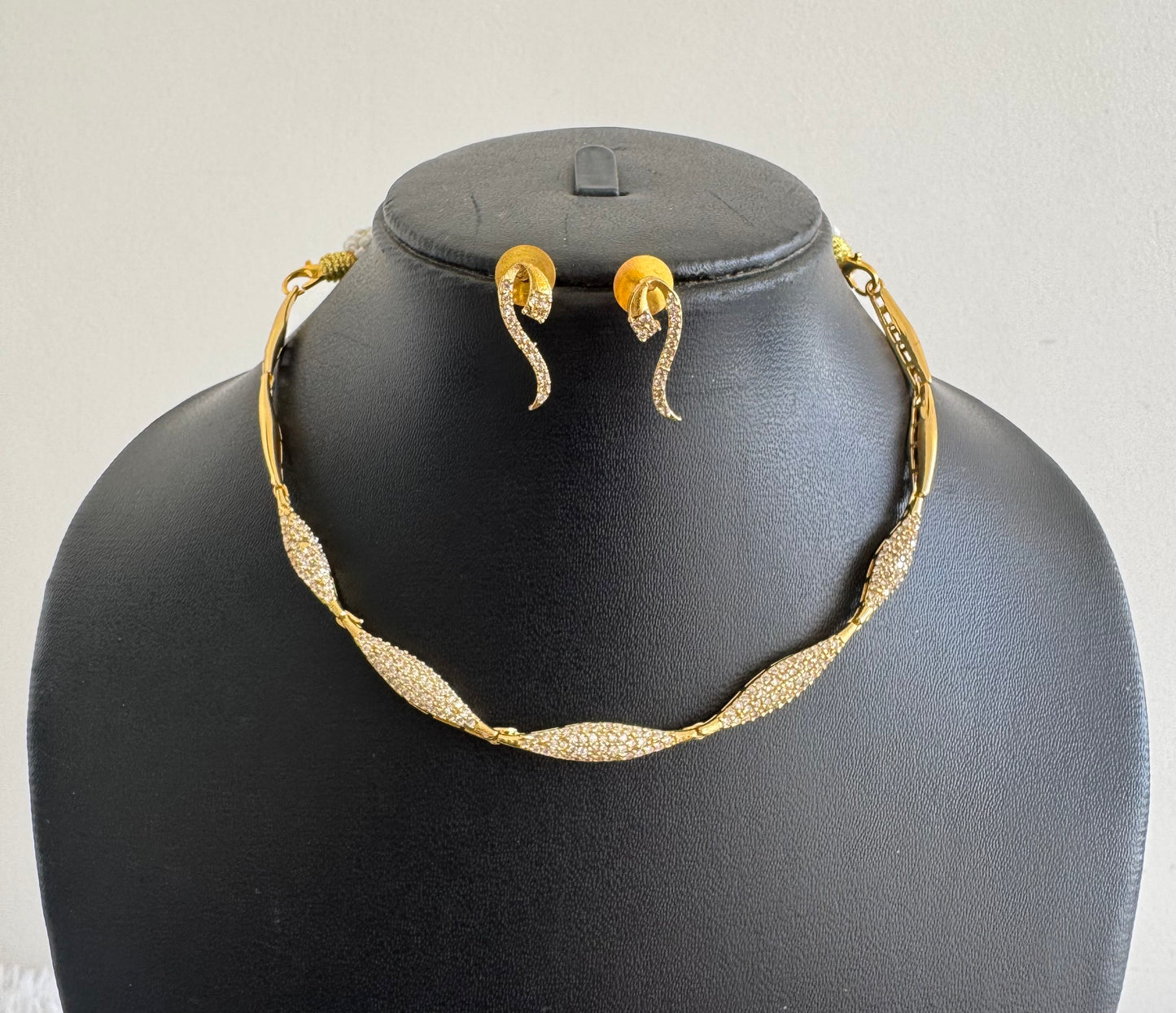 Matte finish cz white stone necklace set dj-52118