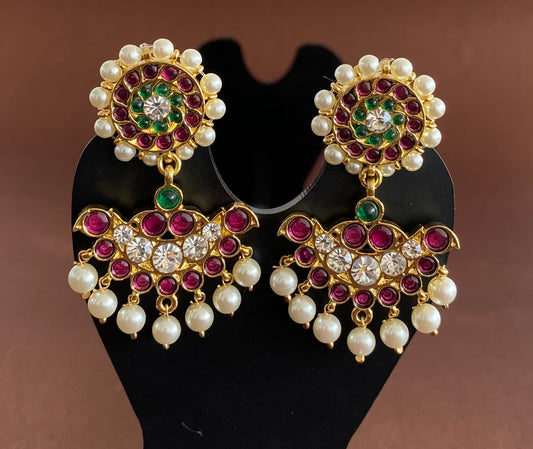 Gold tone precious kemp-green-white stone pearl earrings dj-53220