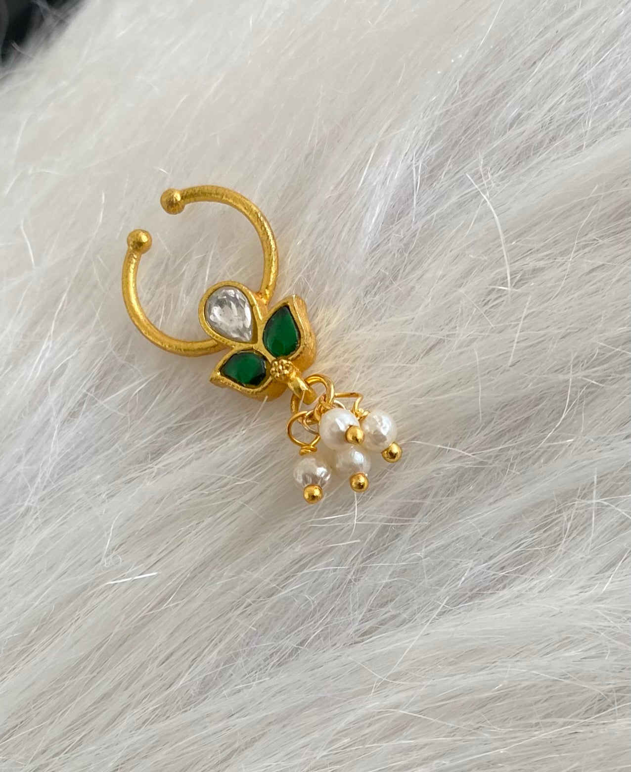 Gold tone kundan jadau green-white stone pearl nose pin/bulakku dj-53801