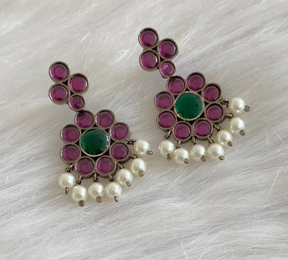 Black finish precious kemp-green pearl flower earrings dj-54093