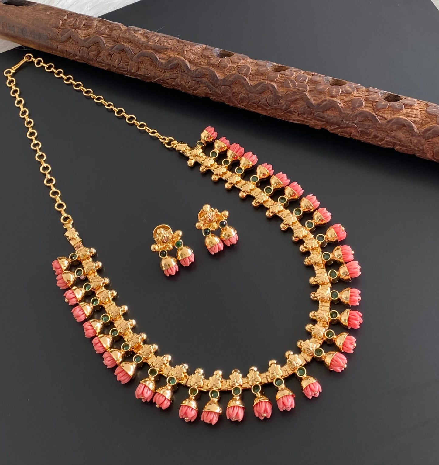 Gold tone green stone with pink tulip necklace set dj-54056