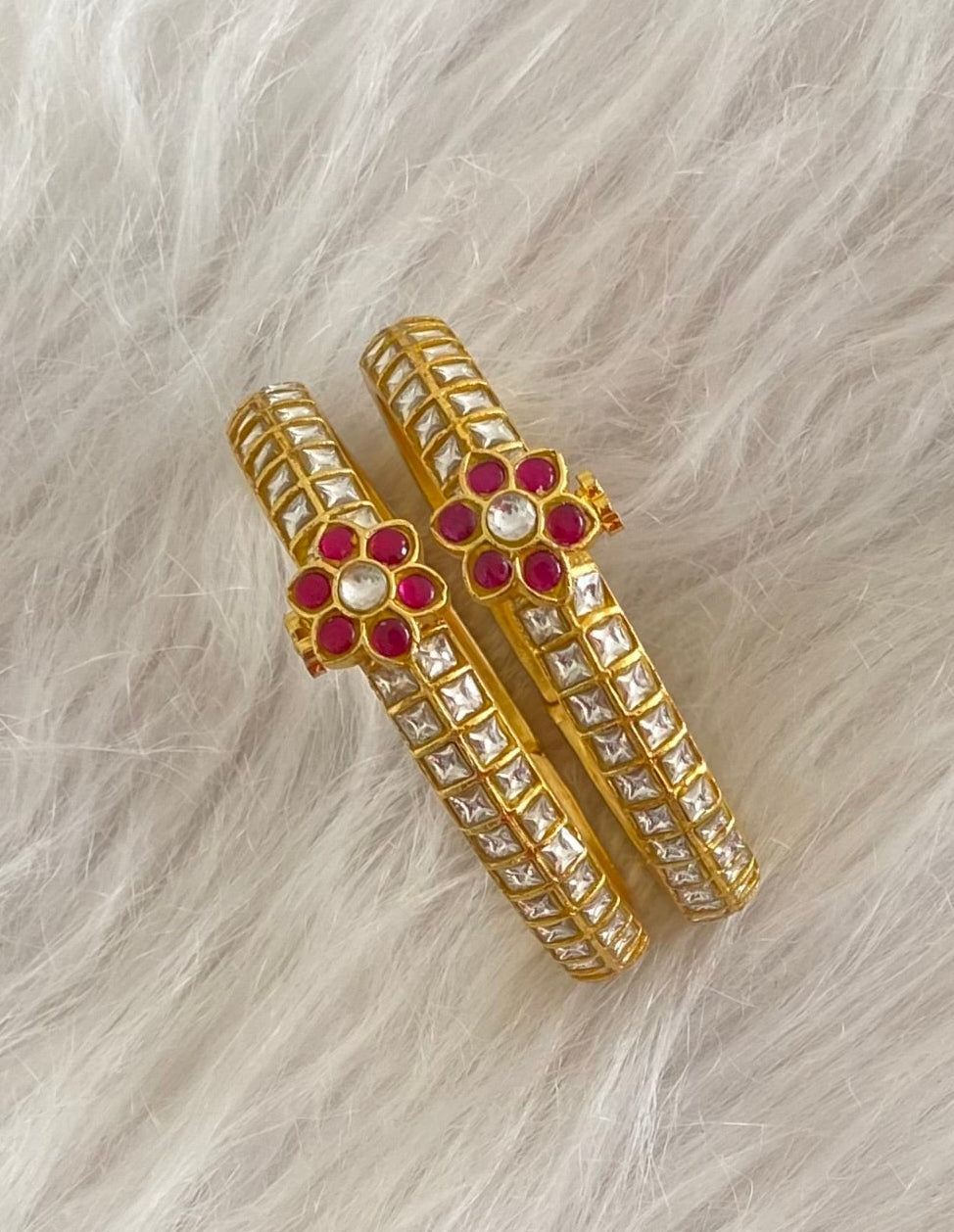 Gold tone kemp-white kundan jadau screw type bangles(2.6) dj-54832