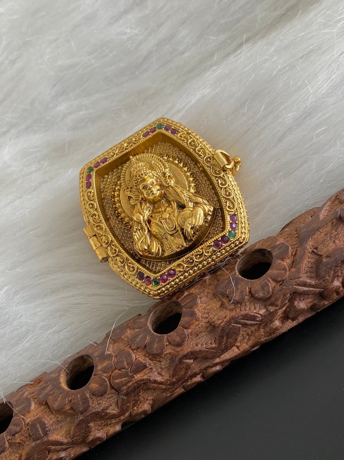 Antique gold tone kemp-green ma lakshmi kumkum box dj-54456